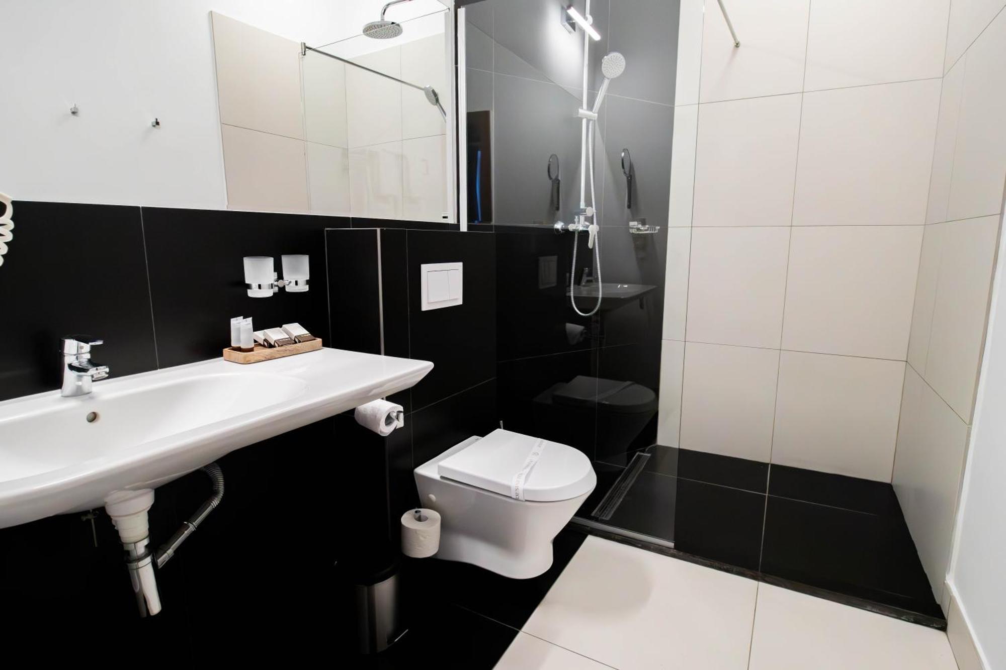 Hotel Ottimo Braşov Esterno foto