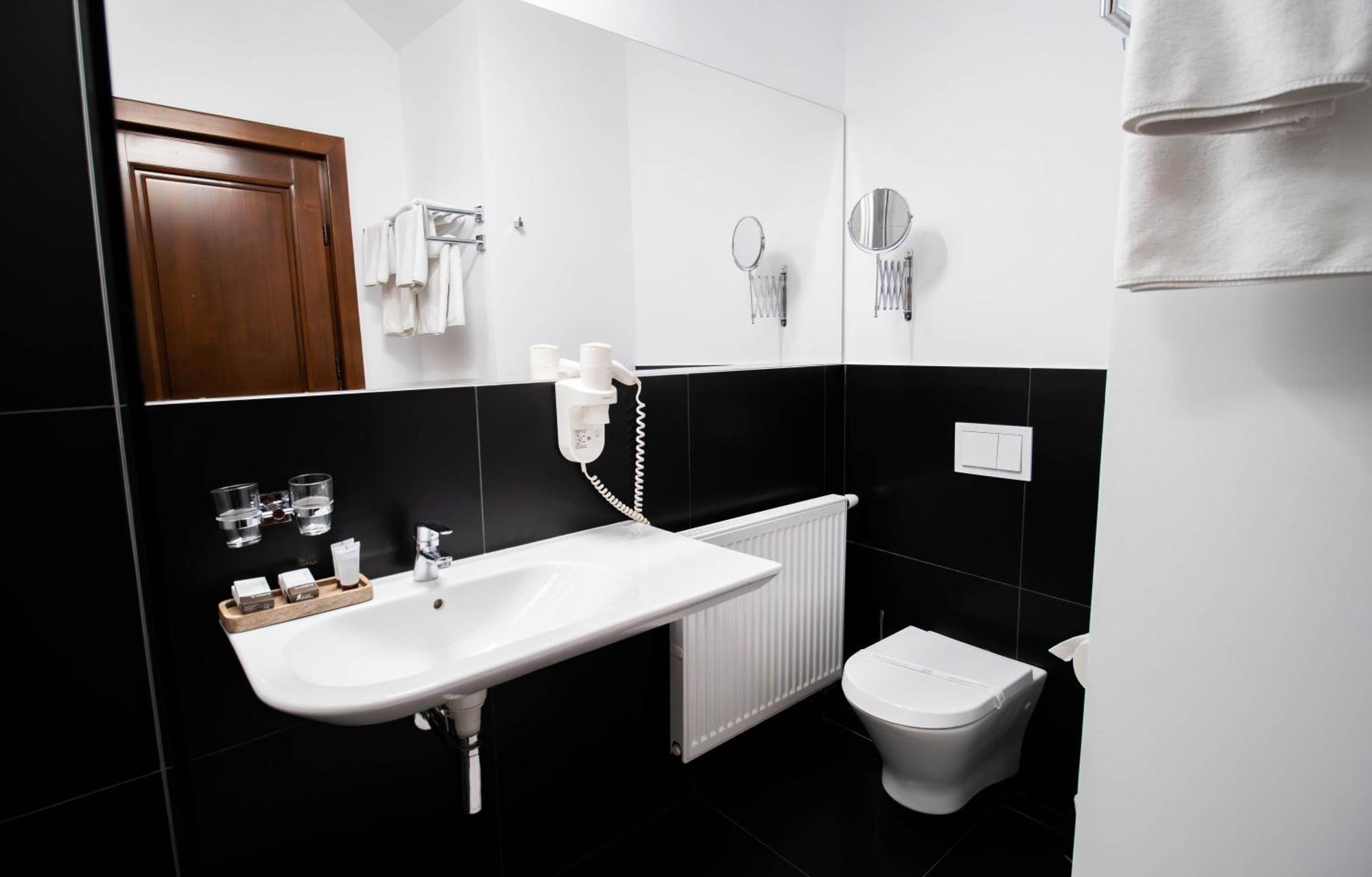 Hotel Ottimo Braşov Esterno foto