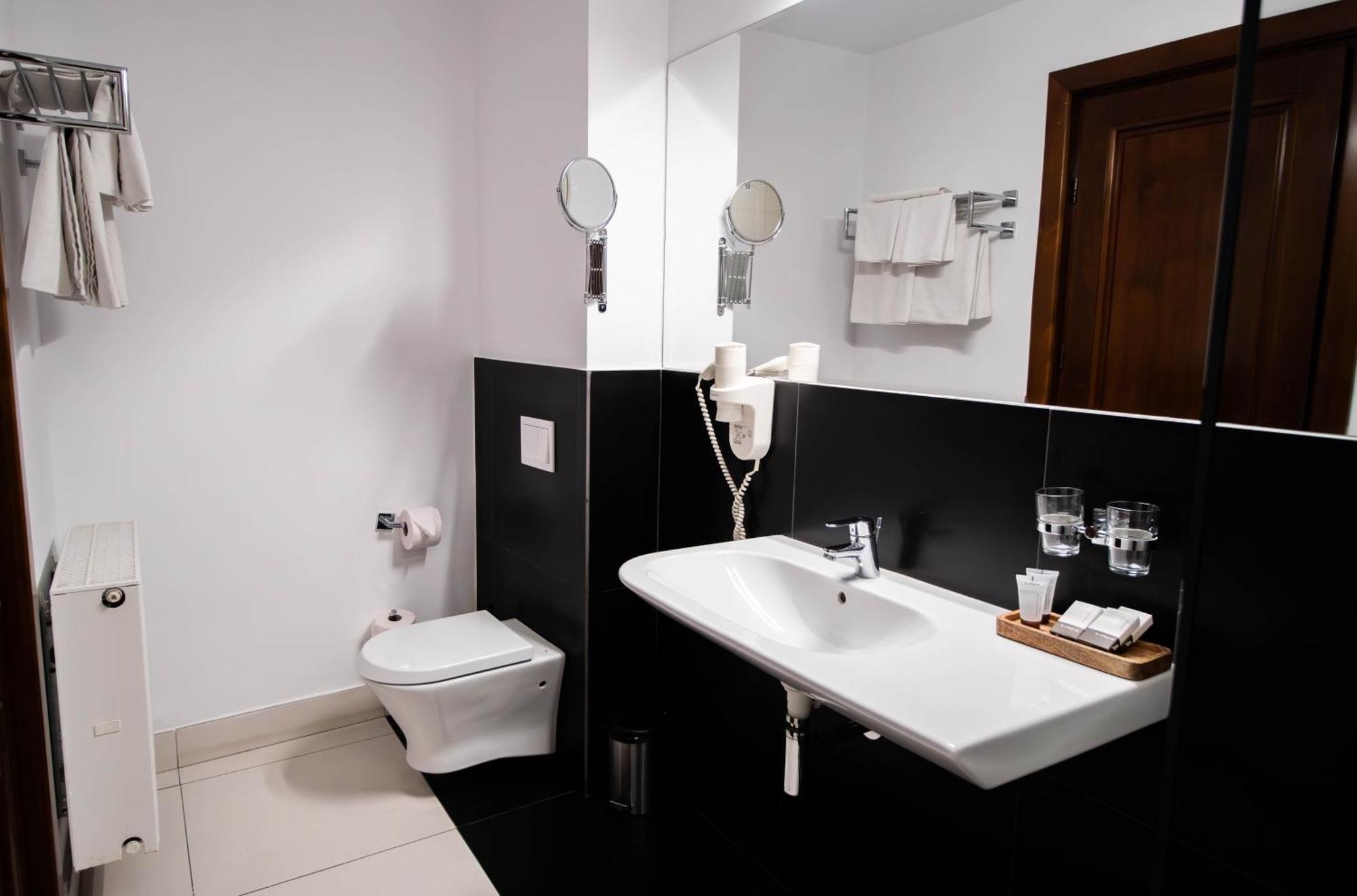 Hotel Ottimo Braşov Esterno foto