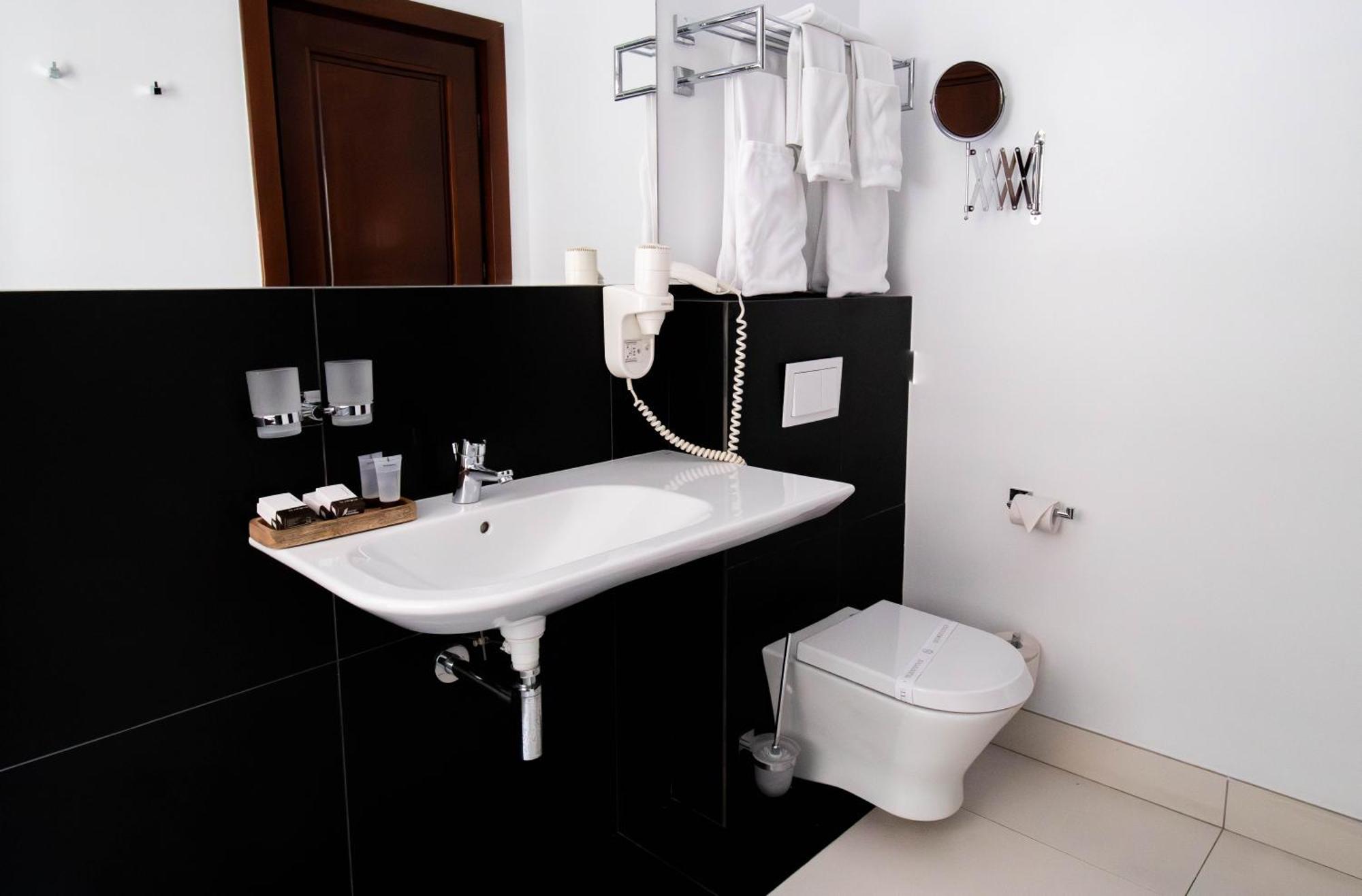 Hotel Ottimo Braşov Esterno foto