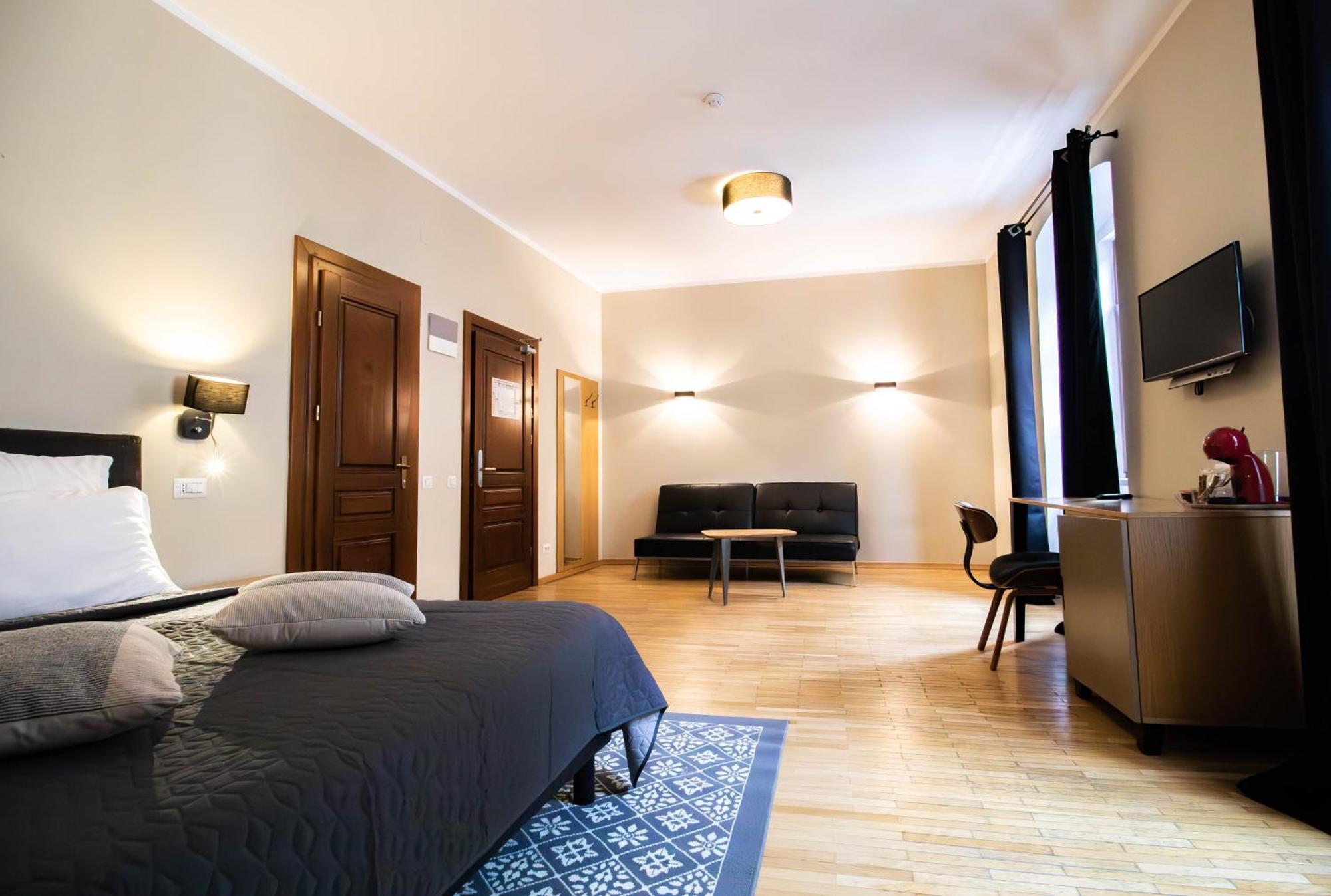 Hotel Ottimo Braşov Esterno foto