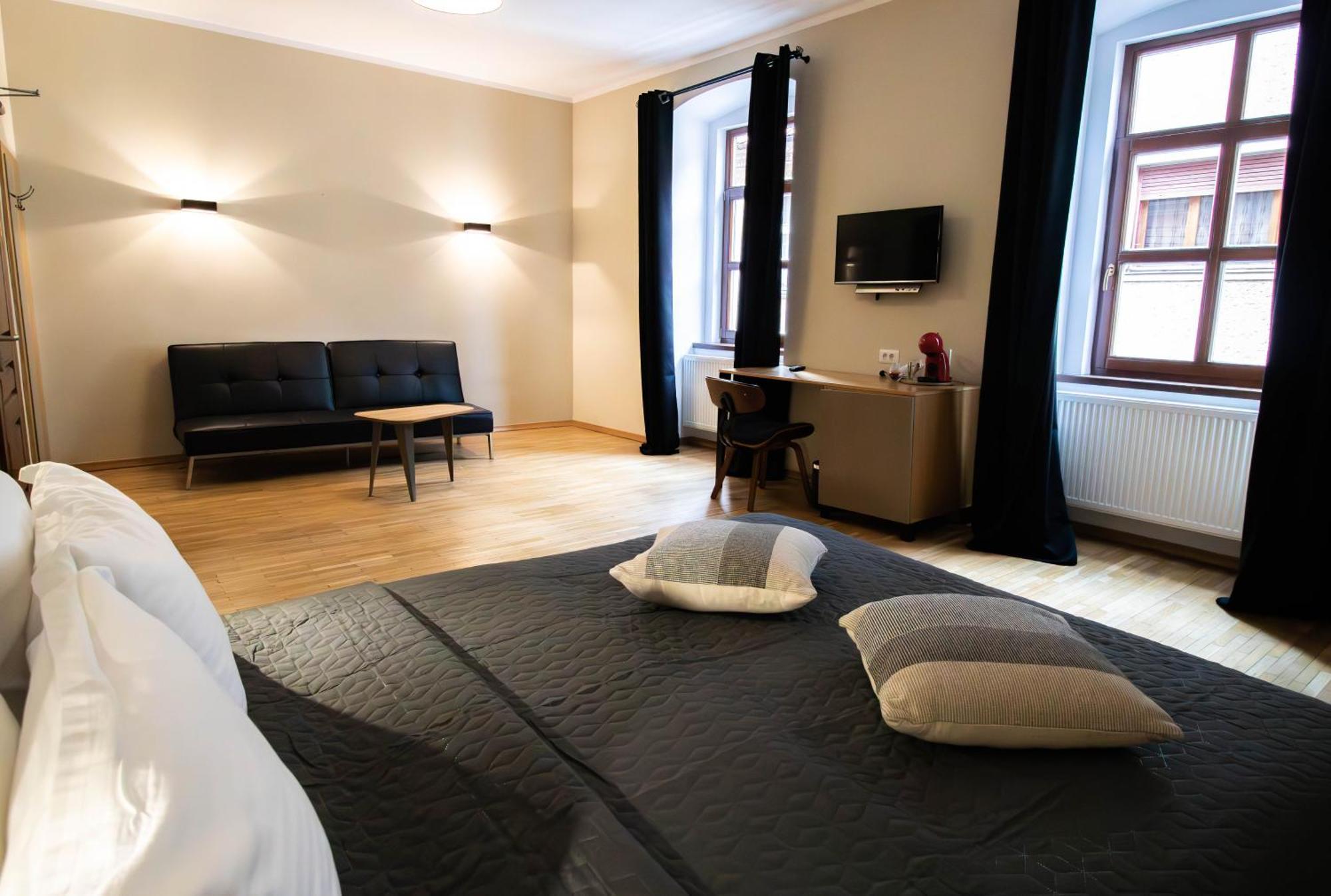 Hotel Ottimo Braşov Esterno foto