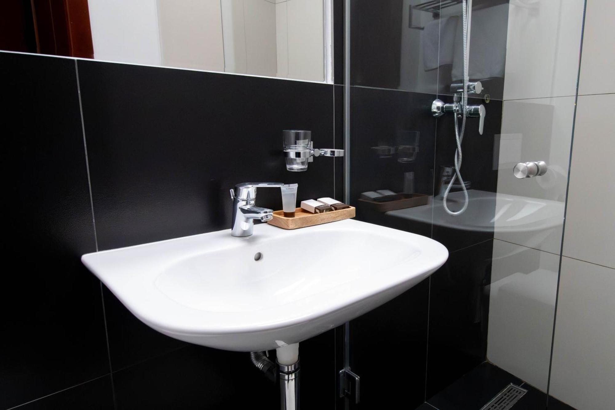 Hotel Ottimo Braşov Esterno foto