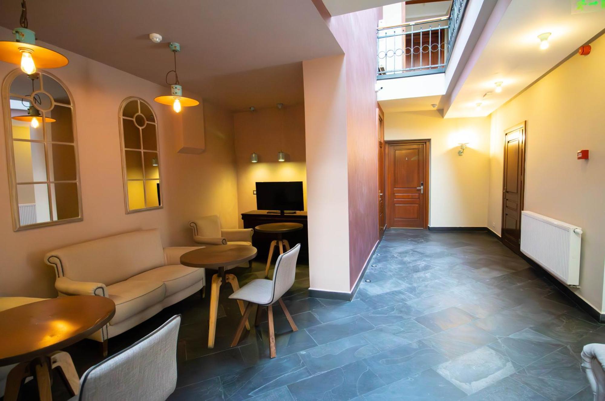 Hotel Ottimo Braşov Esterno foto