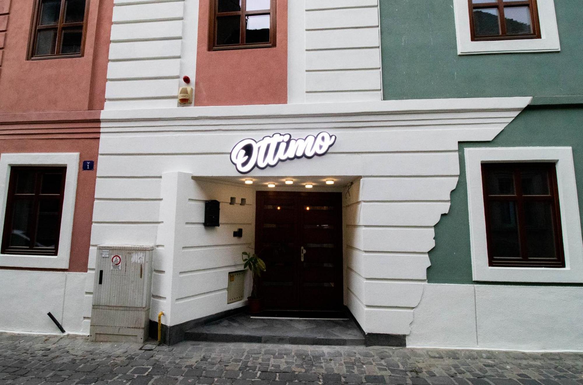Hotel Ottimo Braşov Esterno foto
